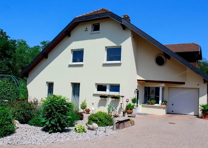 Grosszuegige Helle Ferienwohnung Bis 4 Personen In Chalampe, Elsass